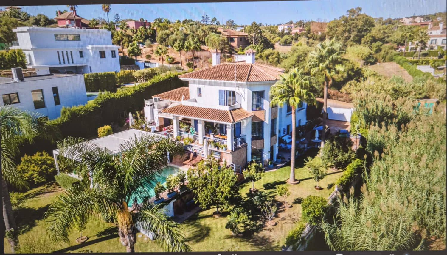 6 Zimmer Villa zu verkaufen in Sotogrande mit Pool Garage - 1.680.000 € (Ref: 10141828)