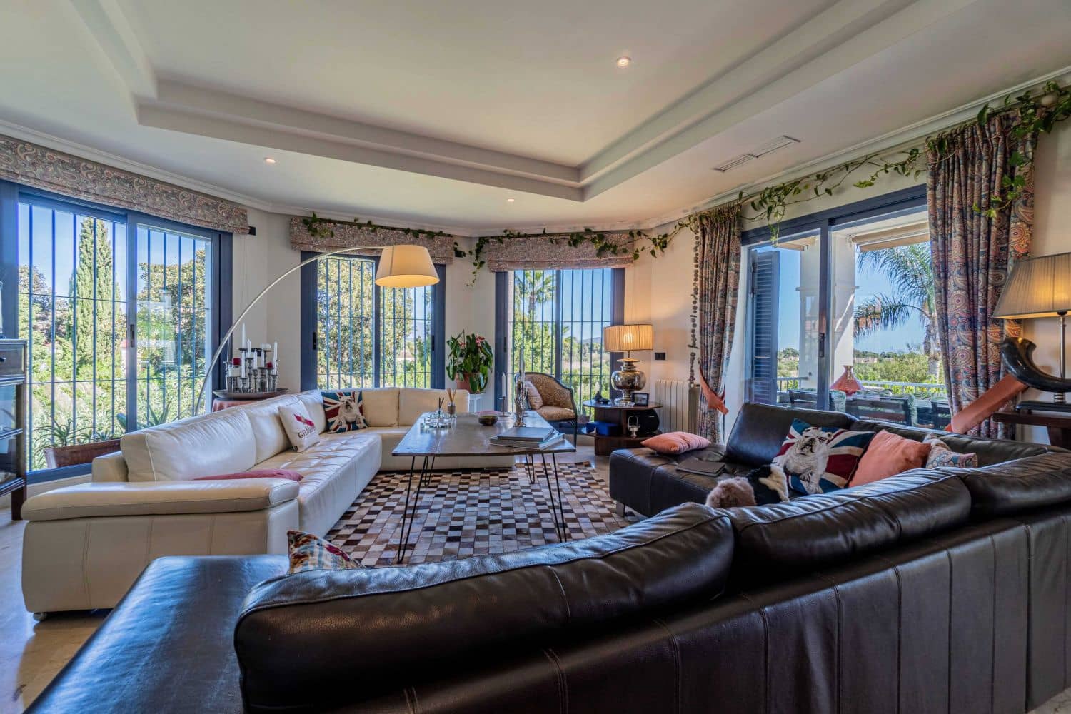 6 bedroom Villa for sale in Sotogrande with pool garage - € 1,680,000 (Ref: 10141828)