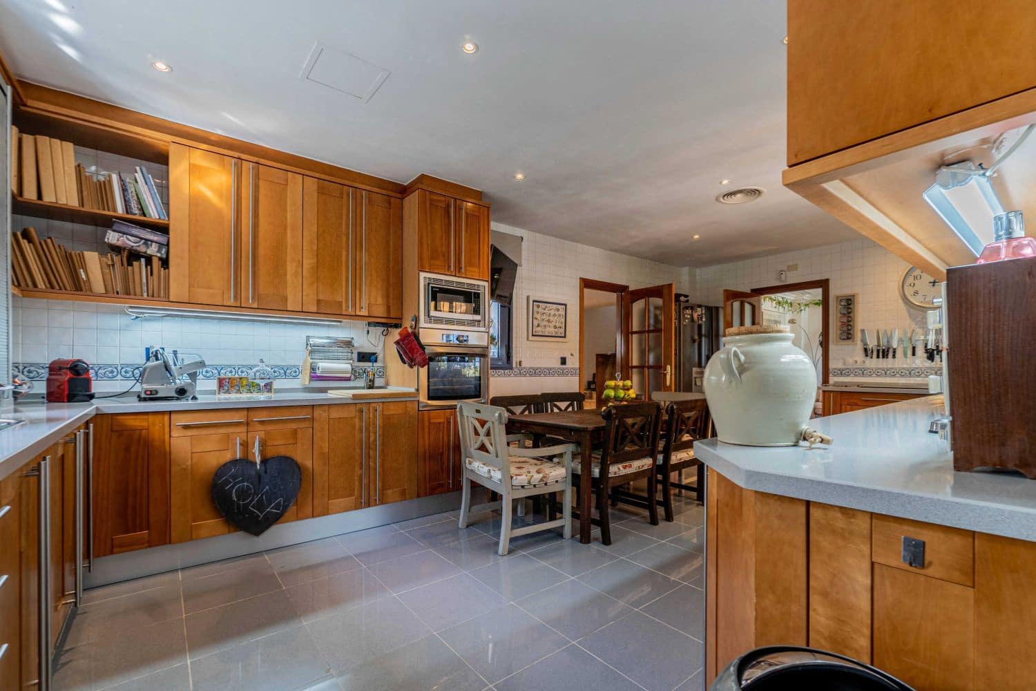 6 bedroom Villa for sale in Sotogrande with pool garage - € 1,680,000 (Ref: 10141828)