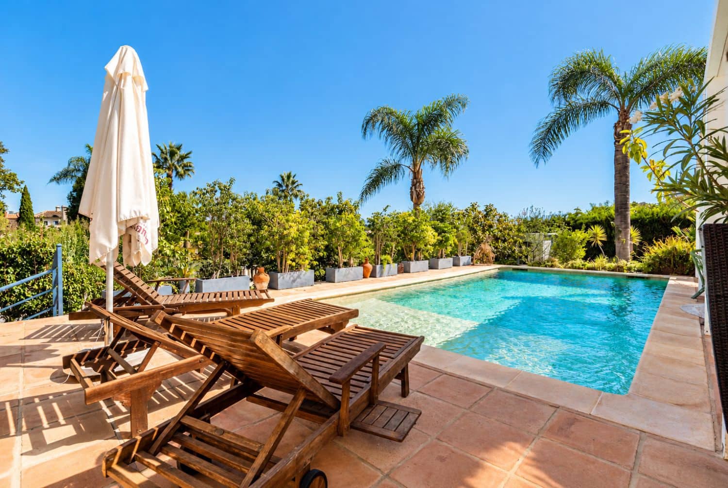6 bedroom Villa for sale in Sotogrande with pool garage - € 1,680,000 (Ref: 10141828)