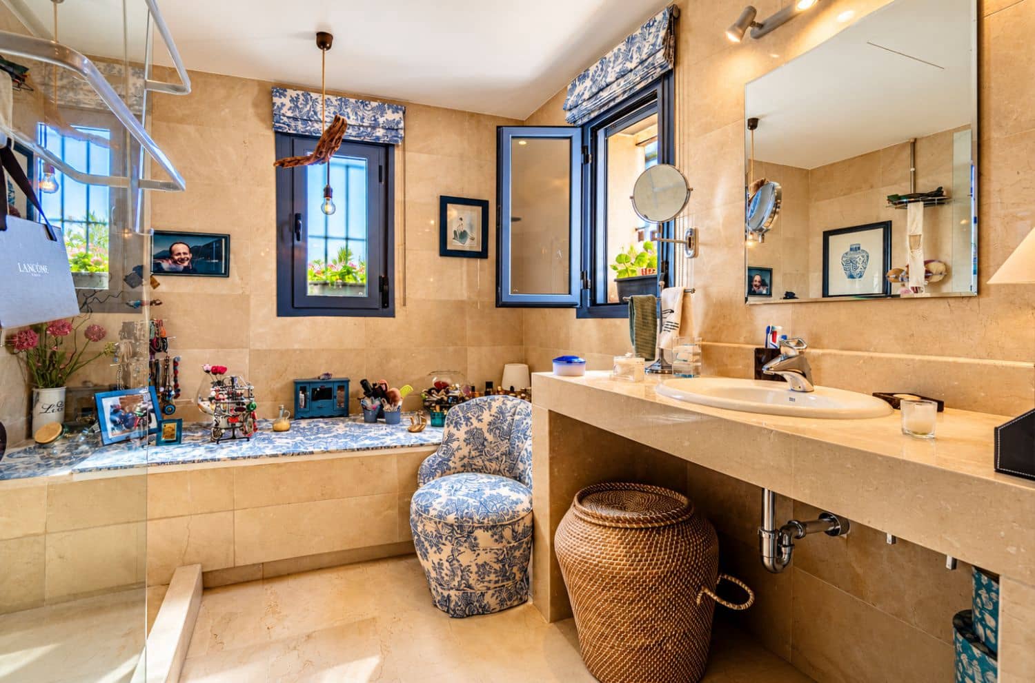 6 bedroom Villa for sale in Sotogrande with pool garage - € 1,680,000 (Ref: 10141828)