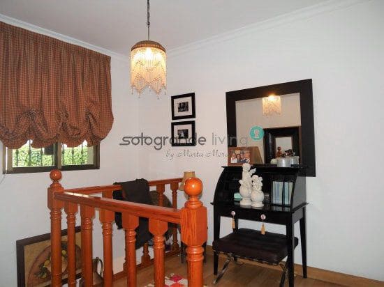 5 chambre Maison de Ville à vendre à Pueblo Nuevo de Guadiaro avec garage - 590 000 € (Ref: 4255292)