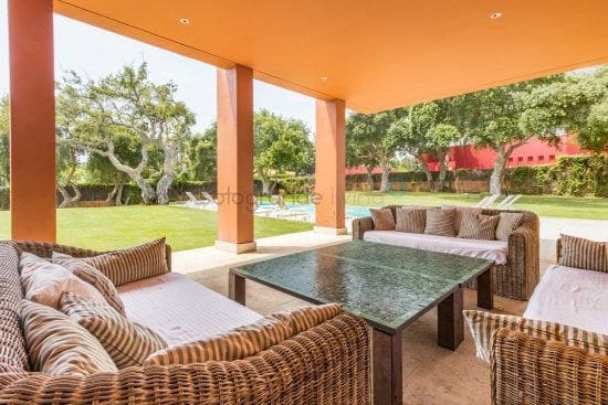 5 Zimmer Villa zu verkaufen in Sotogrande Costa, San Roque mit Garage - 1.750.000 € (Ref: 4392630)