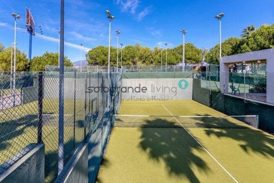 4 makuuhuone Huoneisto myytävänä paikassa Estepona mukana 
autotalli - 995 000 € (Ref: 4397649)