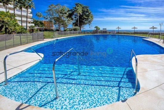 4 makuuhuone Huoneisto myytävänä paikassa Estepona mukana 
autotalli - 995 000 € (Ref: 4397649)