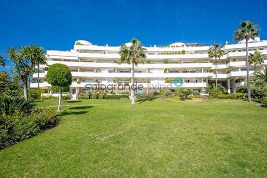 4 makuuhuone Huoneisto myytävänä paikassa Estepona mukana 
autotalli - 995 000 € (Ref: 4397649)