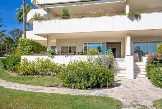 4 makuuhuone Huoneisto myytävänä paikassa Estepona mukana 
autotalli - 995 000 € (Ref: 4397649)