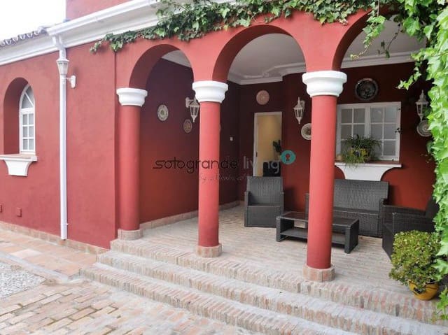 4 bedroom Villa for rent in Sotogrande Alto, San Roque with garage - € 6,000 (Ref: 4499179)