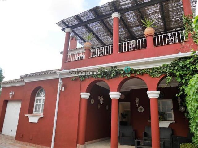 4 bedroom Villa for rent in Sotogrande Alto, San Roque with garage - € 6,000 (Ref: 4499179)