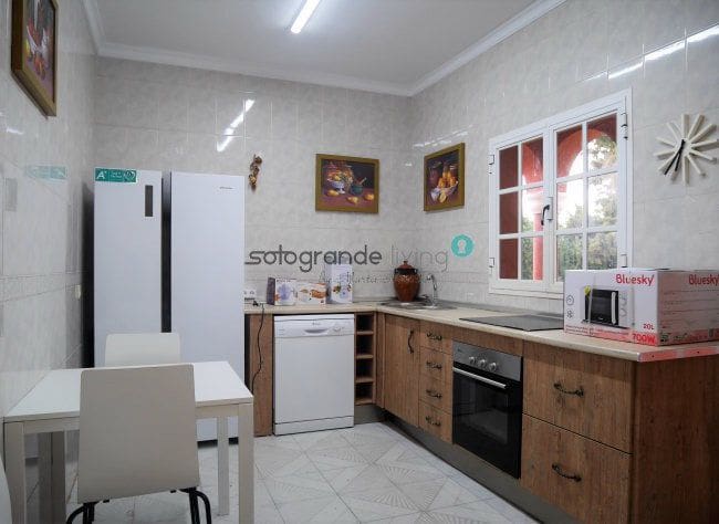 4 soveværelse Villa til leje i Sotogrande med garage - € 6.000 (Ref: 4499179)