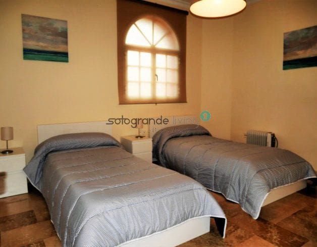 4 soveværelse Villa til leje i Sotogrande med garage - € 6.000 (Ref: 4499179)