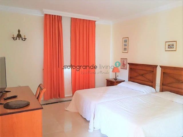 6 slaapkamer Villa te huur in Sotogrande Costa, San Roque - € 10.000 (Ref: 4641388)