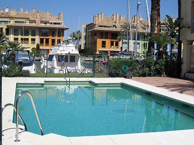 2 soveværelse Lejlighed til leje i Sotogrande med garage - € 1.800 (Ref: 4775038)