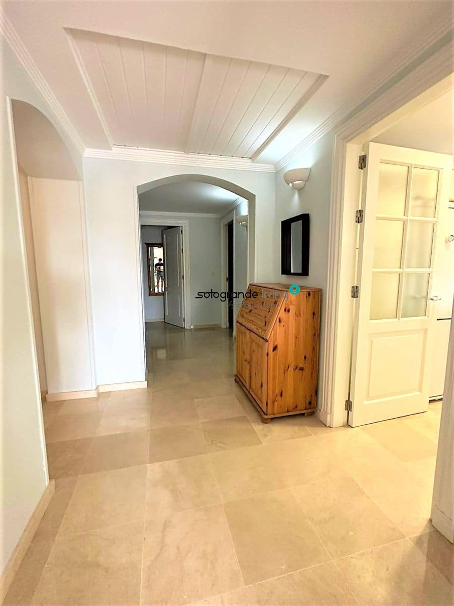 2 soveværelse Lejlighed til leje i Sotogrande med garage - € 1.800 (Ref: 4775038)