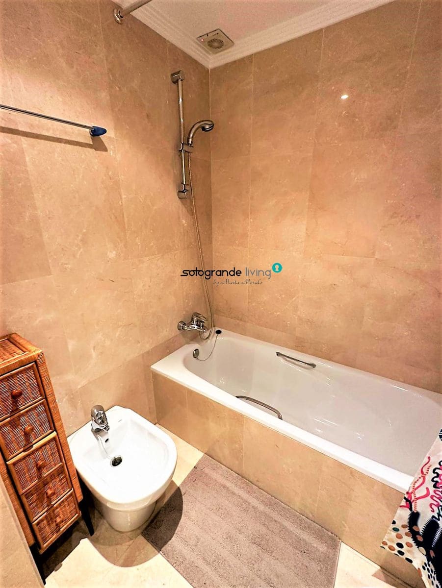 2 soveværelse Lejlighed til leje i Sotogrande med garage - € 1.800 (Ref: 4775038)