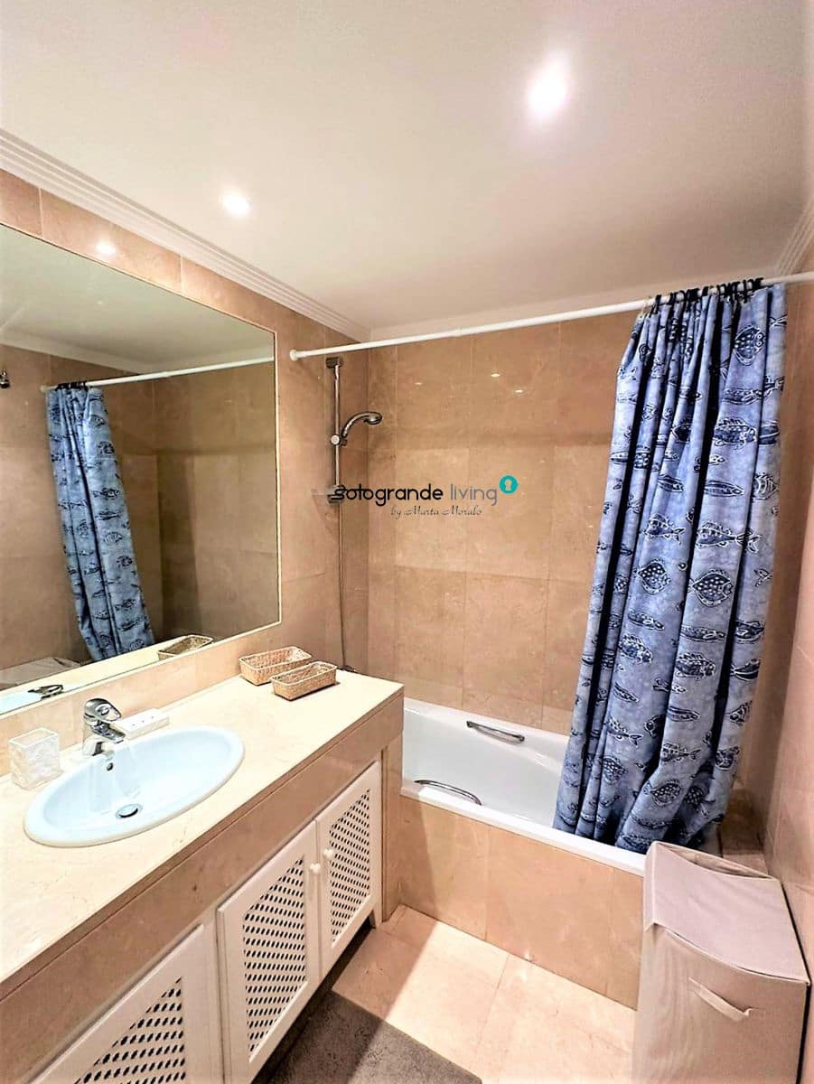 2 soveværelse Lejlighed til leje i Sotogrande med garage - € 1.800 (Ref: 4775038)