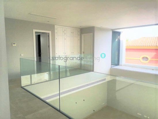 5 bedroom Villa for sale in Sotogrande - € 1,990,000 (Ref: 4835412)