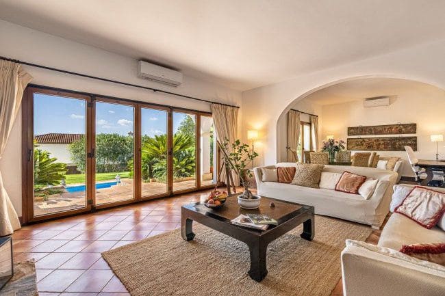4 bedroom Villa for rent in Sotogrande with pool garage - € 4,950 (Ref: 4989124)