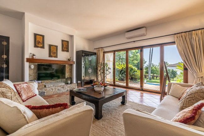 4 bedroom Villa for rent in Sotogrande with pool garage - € 4,950 (Ref: 4989124)