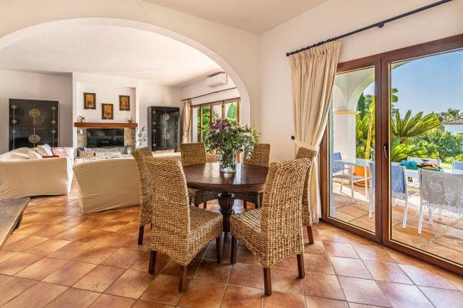 4 bedroom Villa for rent in Sotogrande with pool garage - € 4,950 (Ref: 4989124)