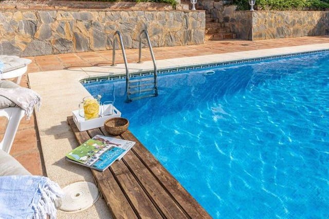 4 bedroom Villa for rent in Sotogrande Alto, San Roque with pool garage - € 4,950 (Ref: 4989124)