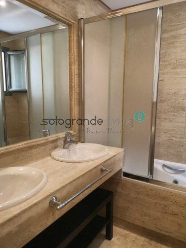 2 slaapkamer Appartement te huur in Sotogrande met garage - € 1.500 (Ref: 5042212)