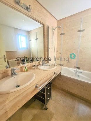 2 slaapkamer Appartement te huur in Sotogrande met garage - € 1.500 (Ref: 5042212)