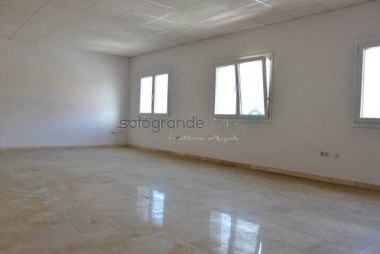 6 soverom Kontor til salgs i Pueblo Nuevo de Guadiaro, San Roque - € 660 000 (Ref: 5224692)