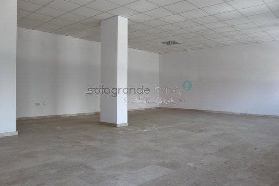 6 soverom Kontor til salgs i Pueblo Nuevo de Guadiaro, San Roque - € 660 000 (Ref: 5224692)