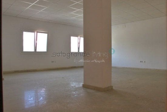 6 soverom Kontor til salgs i Pueblo Nuevo de Guadiaro, San Roque - € 660 000 (Ref: 5224692)