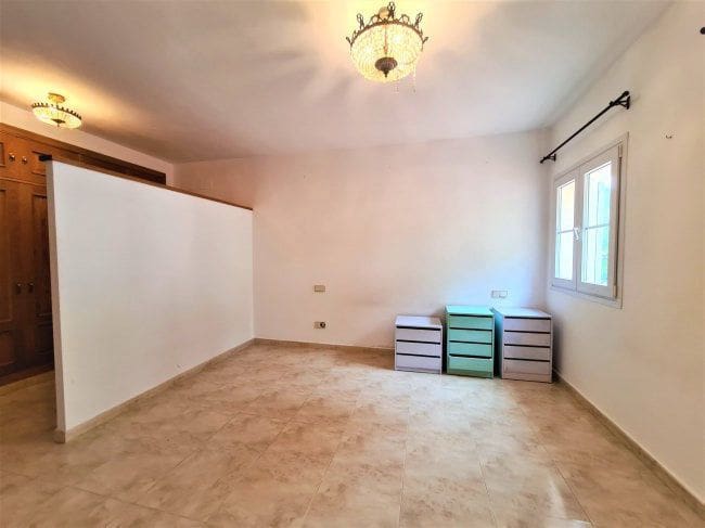 6 bedroom Villa for sale in Sotogrande with garage - € 1,450,000 (Ref: 5722826)