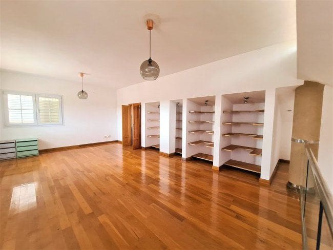 6 bedroom Villa for sale in Sotogrande with garage - € 1,450,000 (Ref: 5722826)