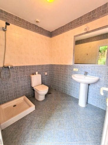 6 bedroom Villa for sale in Sotogrande with garage - € 1,450,000 (Ref: 5722826)