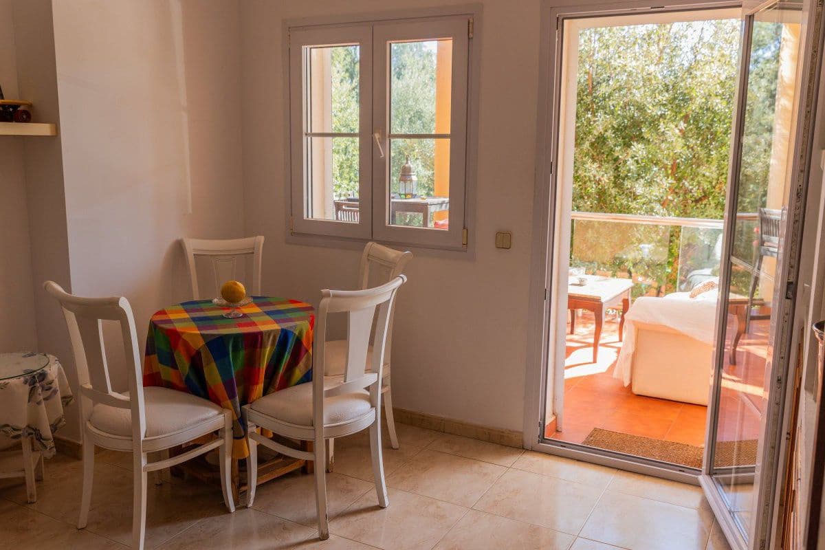 6 bedroom Villa for sale in Sotogrande with garage - € 1,450,000 (Ref: 5722826)