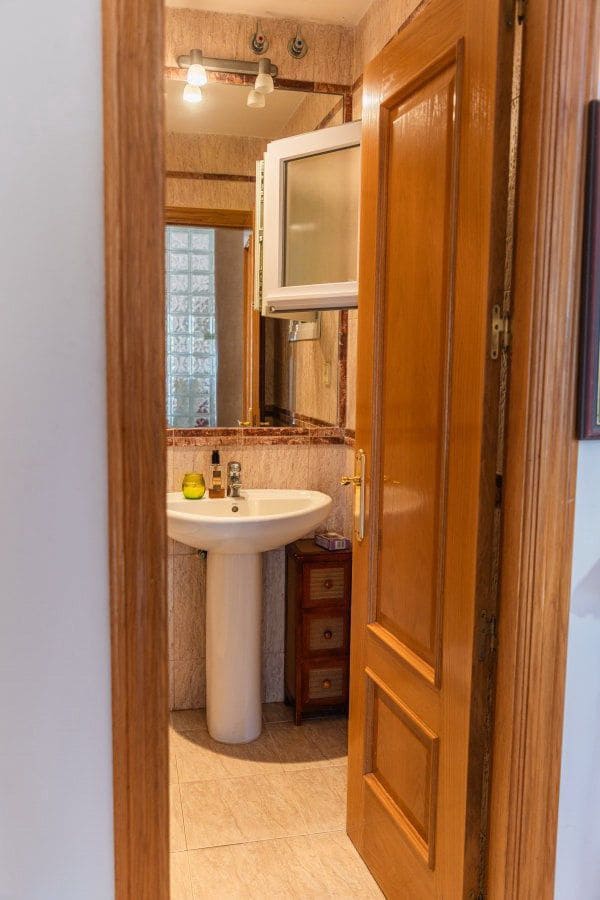 6 bedroom Villa for sale in Sotogrande with garage - € 1,450,000 (Ref: 5722826)