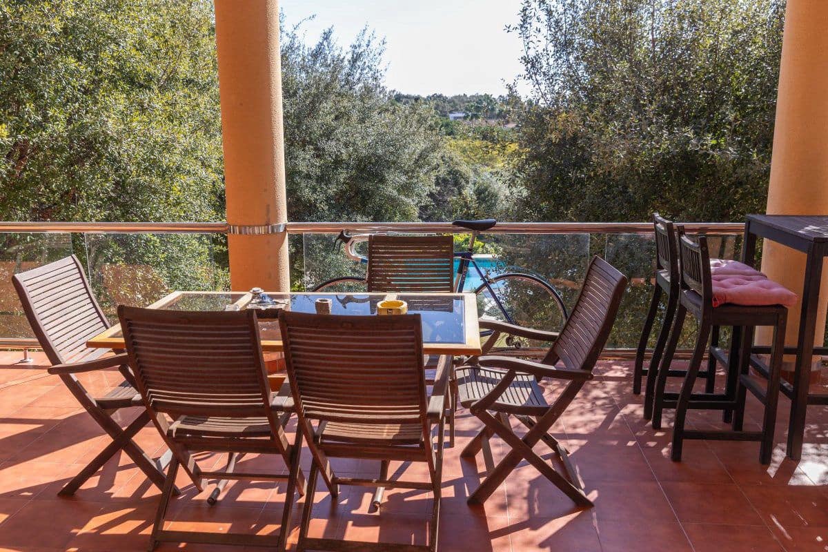 6 bedroom Villa for sale in Sotogrande with garage - € 1,450,000 (Ref: 5722826)