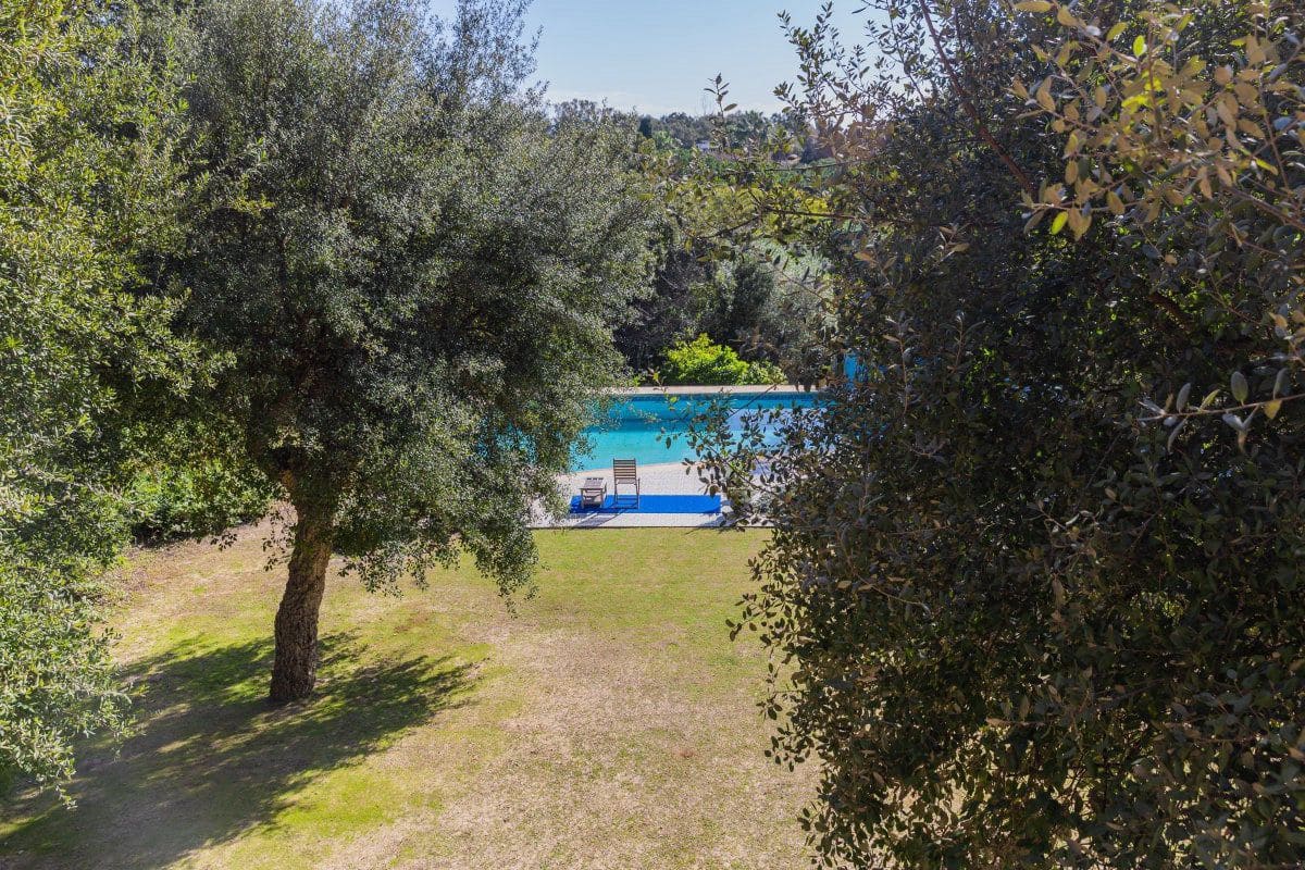 6 bedroom Villa for sale in Sotogrande with garage - € 1,450,000 (Ref: 5722826)