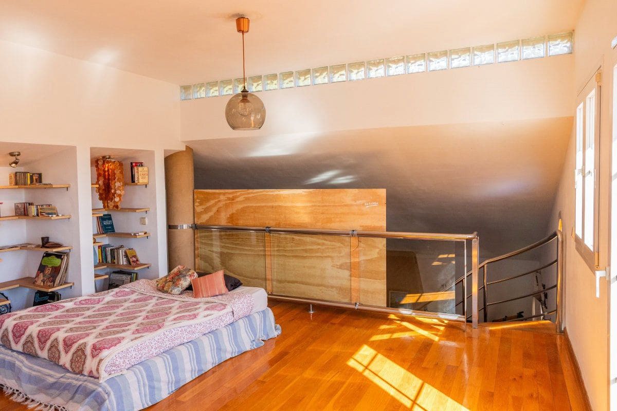 6 bedroom Villa for sale in Sotogrande with garage - € 1,450,000 (Ref: 5722826)