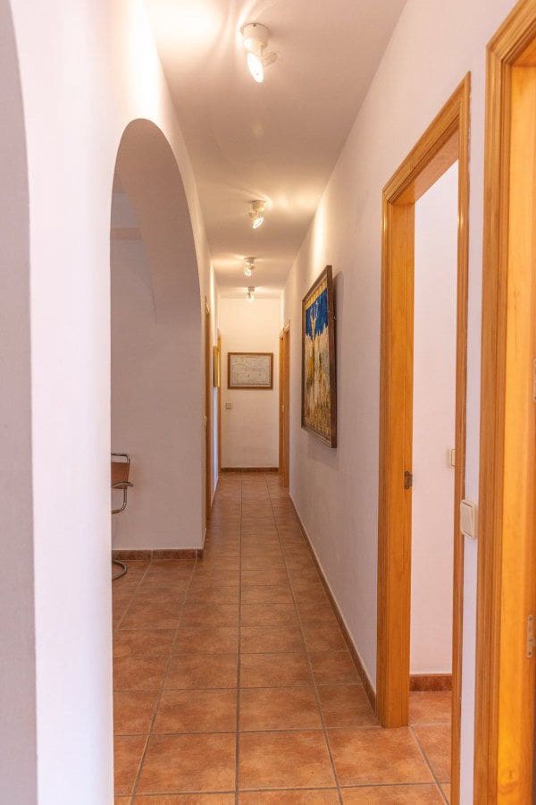 6 bedroom Villa for sale in Sotogrande with garage - € 1,450,000 (Ref: 5722826)