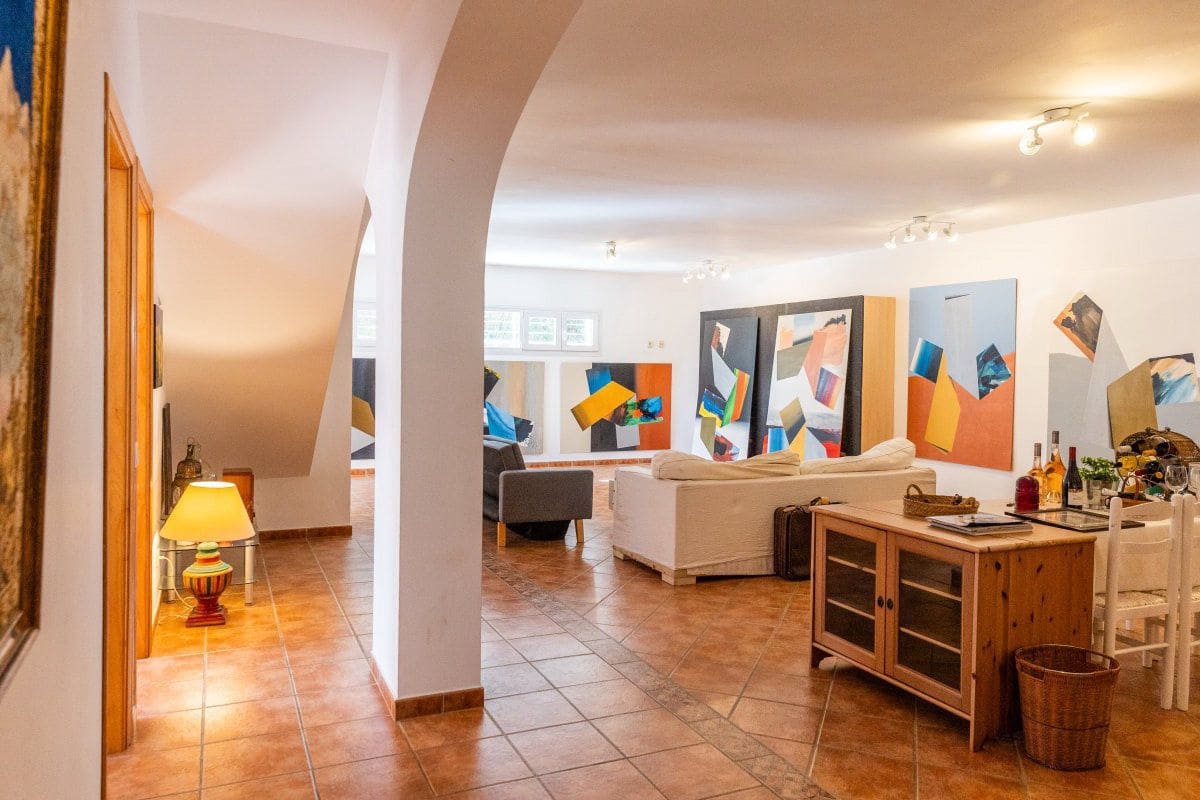 6 bedroom Villa for sale in Sotogrande with garage - € 1,450,000 (Ref: 5722826)