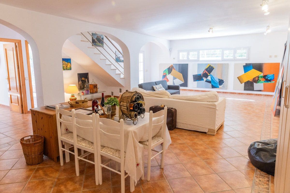 6 bedroom Villa for sale in Sotogrande with garage - € 1,450,000 (Ref: 5722826)