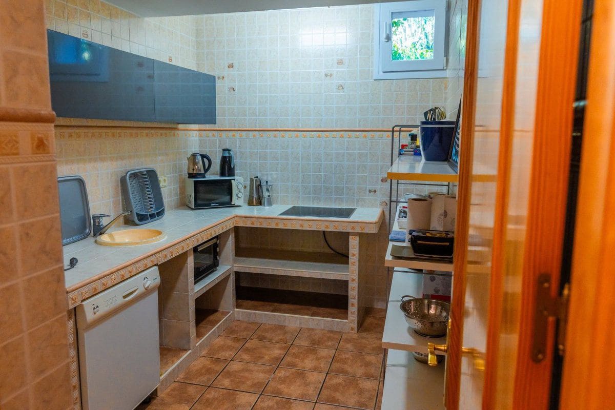 6 bedroom Villa for sale in Sotogrande with garage - € 1,450,000 (Ref: 5722826)