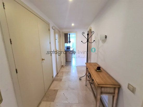 2 bedroom Apartment for sale in La Duquesa / Puerto de la Duquesa with garage - € 499,000 (Ref: 6053874)