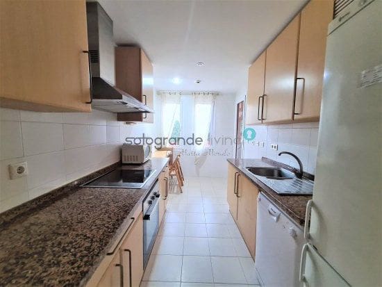 2 bedroom Apartment for sale in La Duquesa / Puerto de la Duquesa with garage - € 499,000 (Ref: 6053874)