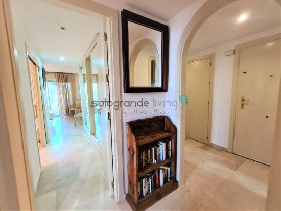 2 bedroom Apartment for sale in La Duquesa / Puerto de la Duquesa with garage - € 499,000 (Ref: 6053874)