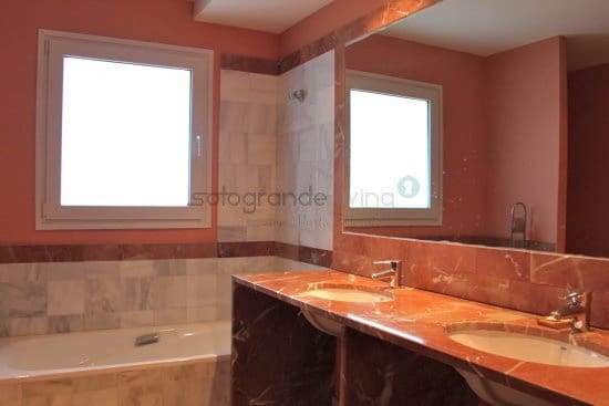 4 bedroom Villa for sale in Sotogrande - € 980,000 (Ref: 6283701)