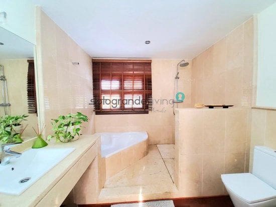 5 soveværelse Villa til salg i Torreguadiaro med garage - € 1.190.000 (Ref: 6340654)