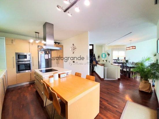 5 soveværelse Villa til salg i Torreguadiaro, San Roque med garage - € 1.190.000 (Ref: 6340654)