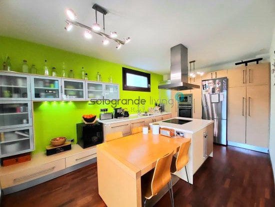 5 soveværelse Villa til salg i Torreguadiaro med garage - € 1.190.000 (Ref: 6340654)