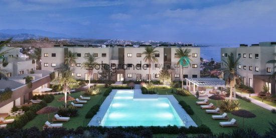2 bedroom Apartment for sale in Estepona with garage - € 332,000 (Ref: 6670201)